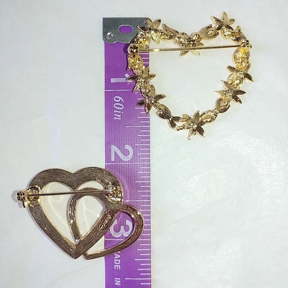 2 HEART BROOCHES - LIZ CLAIBORNE & ROMAN - PEARL & FLORAL - Picture 4 of 7
